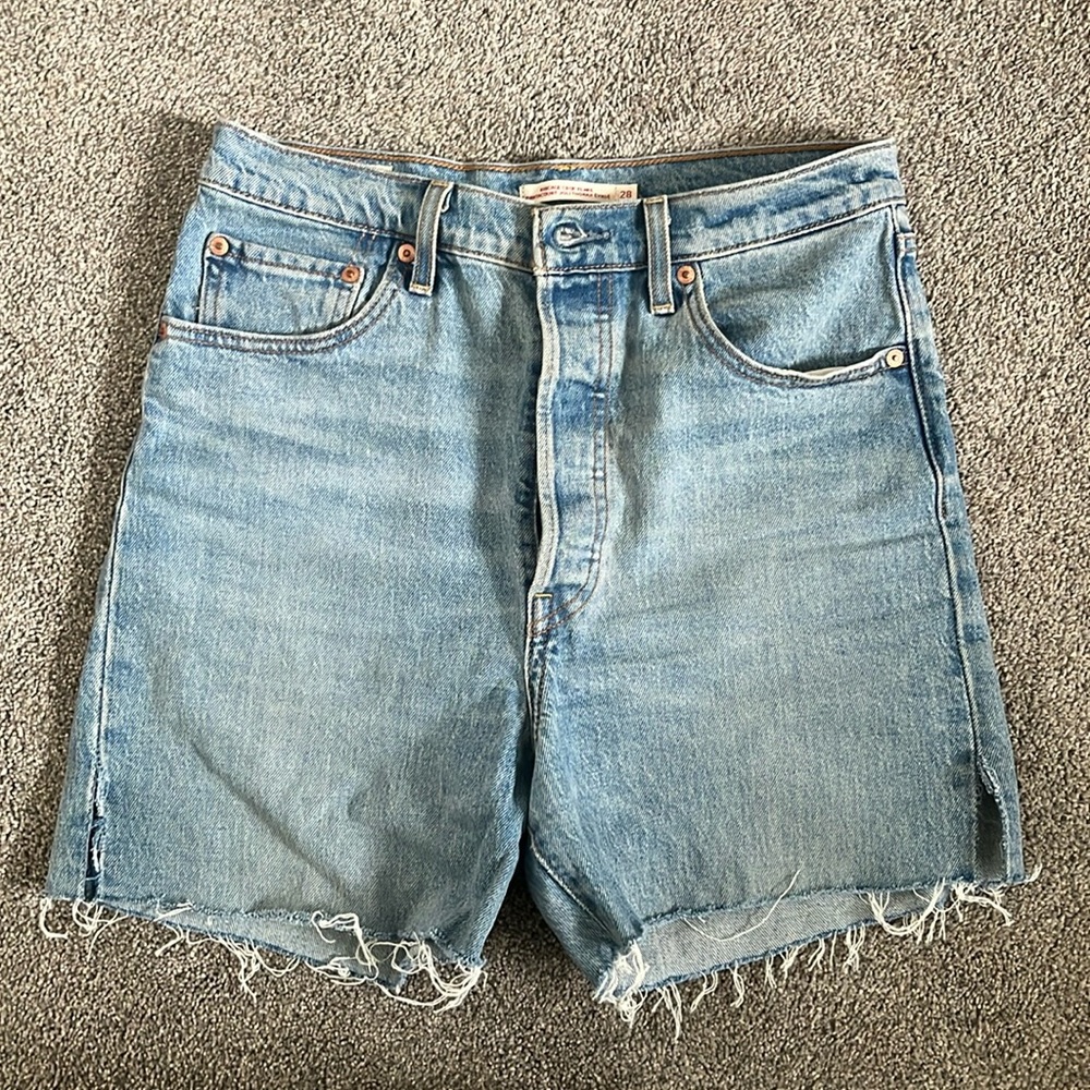Levi’s Ribcage re-done shorts